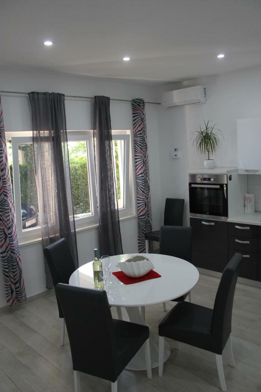 Omis Apartmani Mouse Esterno foto